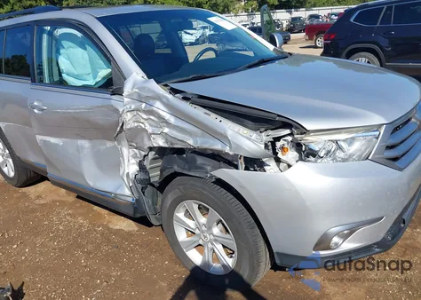 2012 Toyota Highlander Se V6 z USA, uszkodzony, nr VIN 5TDBK3EH1CS119616